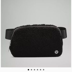 Sherpa Fanny pack lululemon